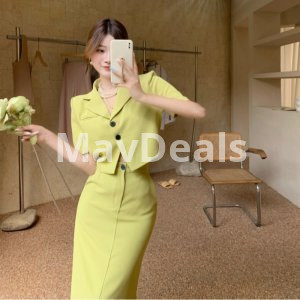 Woman short hand Suit